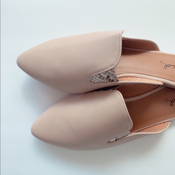 Nude snakeskin slip on flat pointed toe mules - Picture 5 of 6